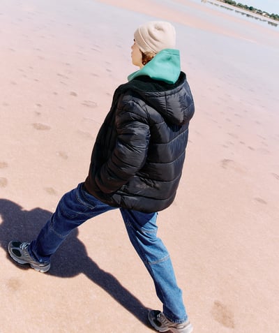  Child - boy's reversible down jacket in black recycled padding and sherpa