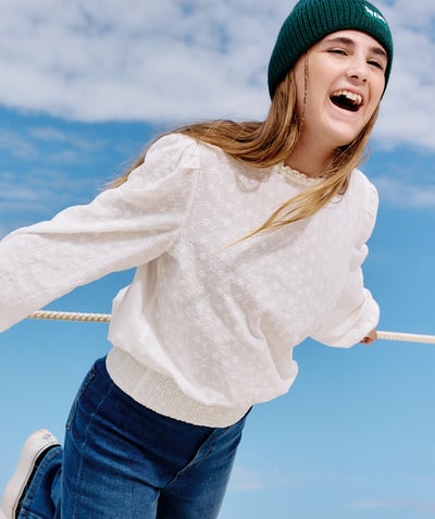  Enfant - Chemise fille manches longues blanche et brodée