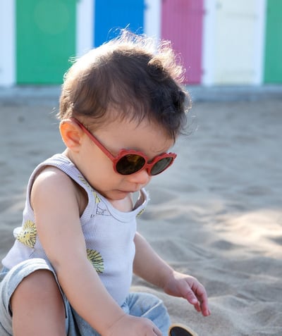 CategoryModel (8821767929998@44)  - baby girl red lion sunglasses
