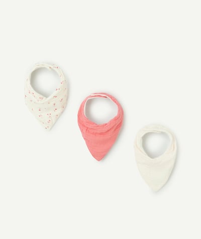 CategoryModel (8821750988942@1988)  - set of 3 pink and ecru bandana-style cotton gauze baby bibs