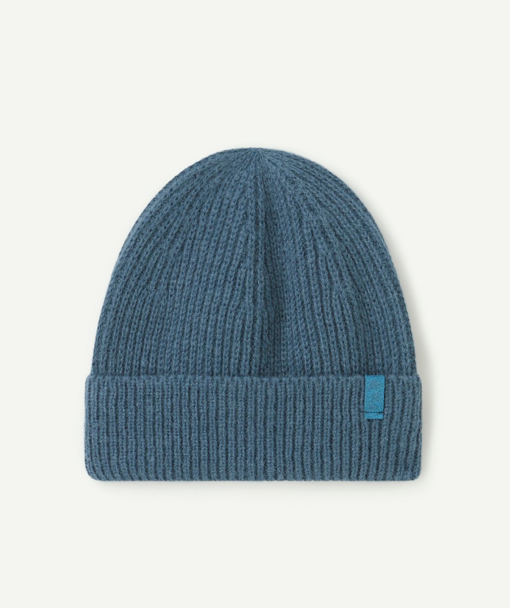   - boy's beanie in blue recycled fibers