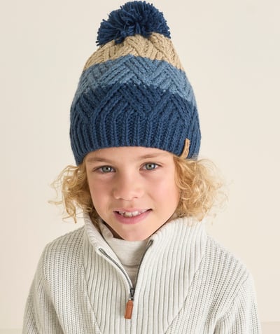 CategoryModel (8826469220494@106)  - boy's knitted hat in blue, navy and beige recycled fibres with pompon