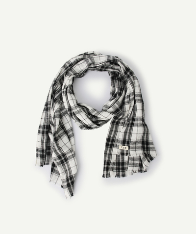 CategoryModel (8824896946318@530)  - boy's scarf in black and white checked recycled fibers