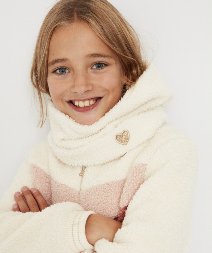   - GIRLS' WHITE SHERPA SNOOD WITH A GOLD COLOR EMBROIDERED HEART