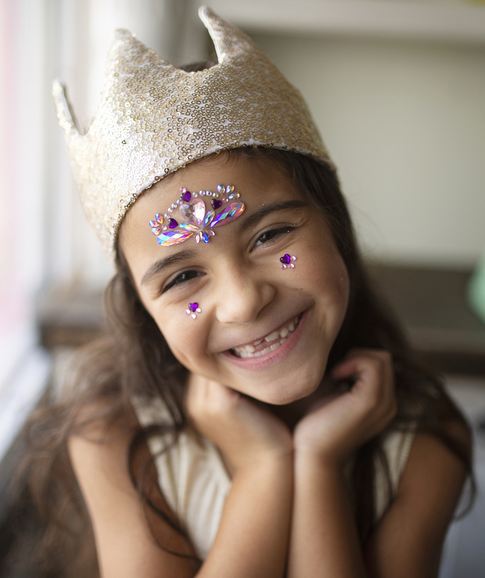   - COURONNE FILLE AVEC SEQUINS COULEUR DORÉE ET VOILE